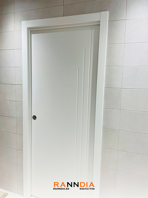 Puerta de interior modelo 10 en Armarios Vélez-Málaga