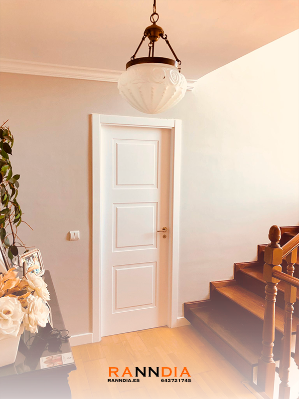 Puerta de interior modelo 12 en Armarios Vélez-Málaga