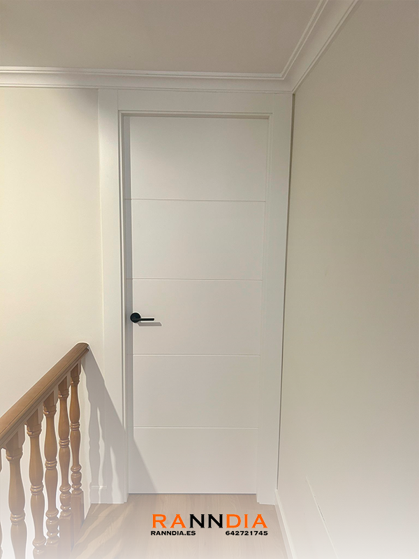 Puerta de interior modelo 4 en Armarios Vélez-Málaga