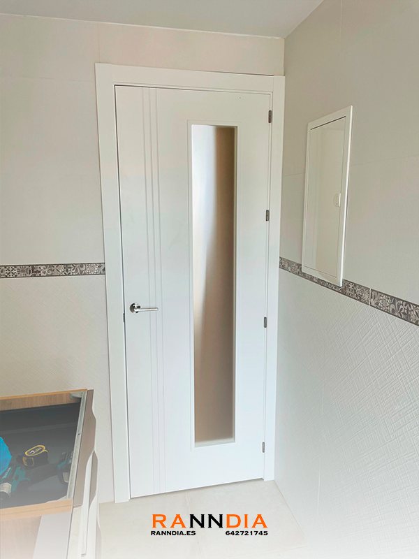 Puerta de interior modelo 5 en Armarios Vélez-Málaga